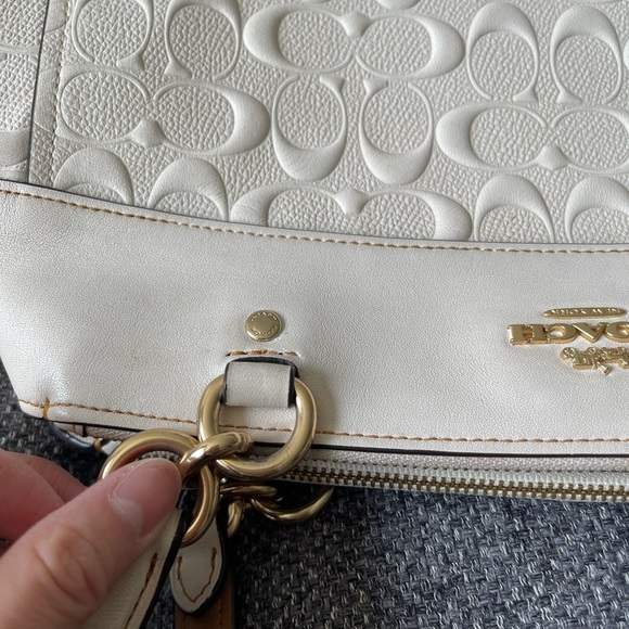 Coach Cream Shoulder Bag - Picture 8 of 16